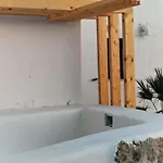 Pequena Casa Cerca De Mikonos Ciudad *