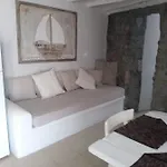Pequena Casa Cerca De Mikonos Ciudad Lägenhet
